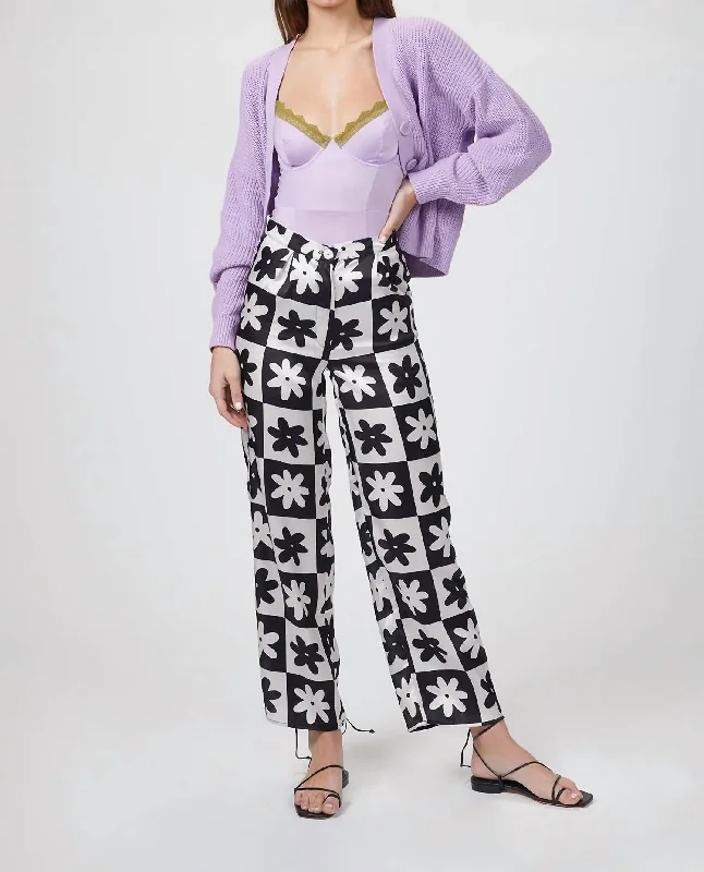 Courtney Wide Leg Pant In Black/white High-Waist Yoga Pants