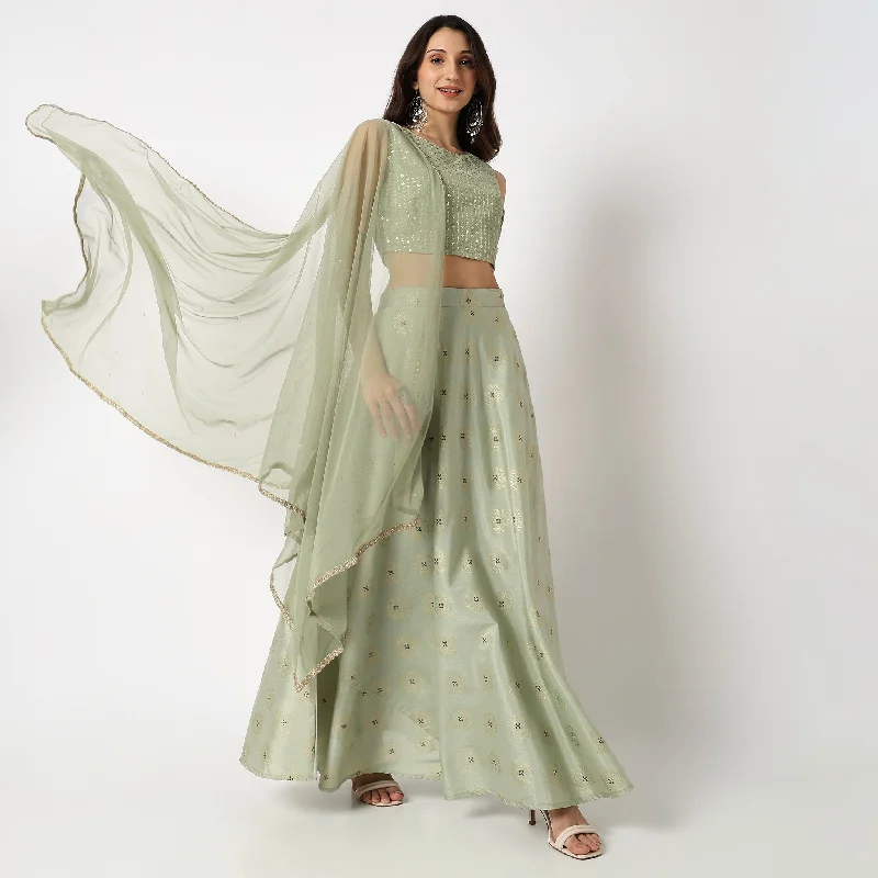 Regular Fit Embellished Ethnic Crop Top Skirt Set with Dupatta Graphic Embroidered Appliqued