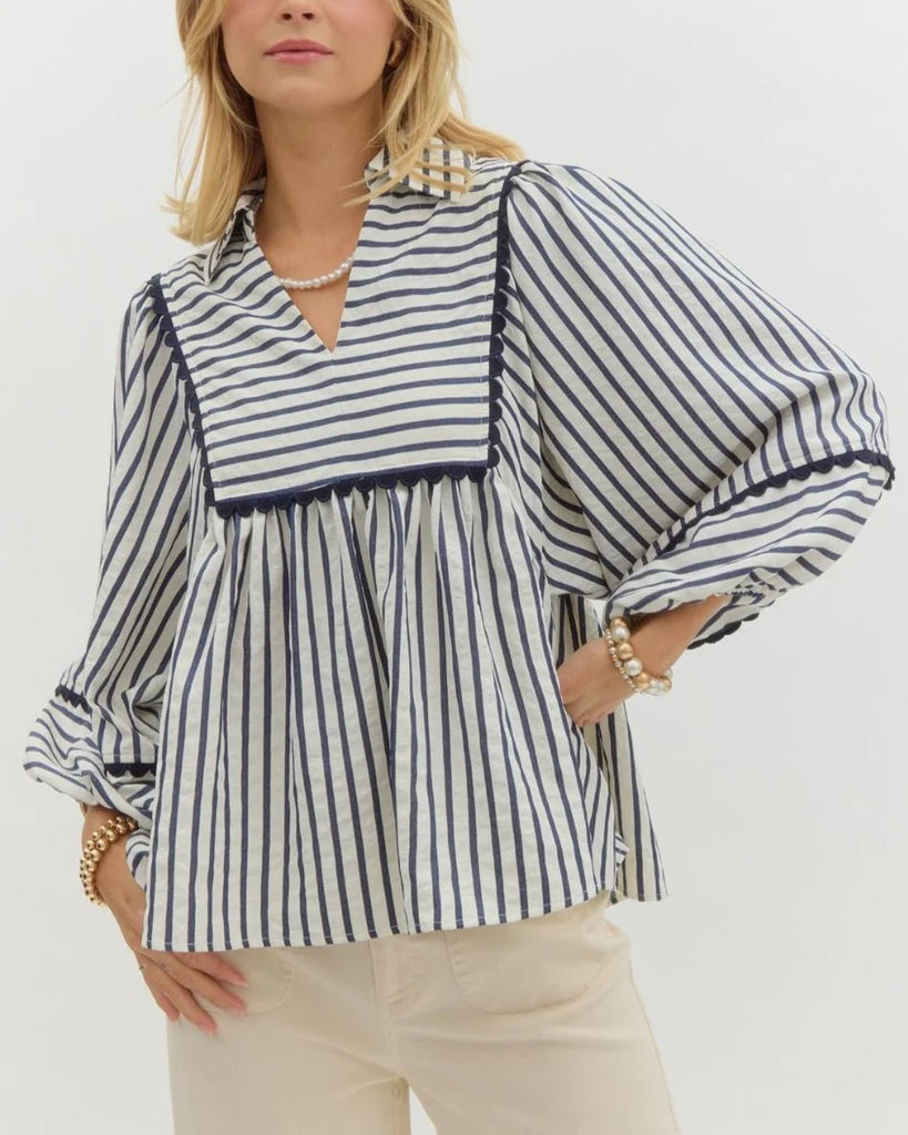 NAVY SCALLOP TRIMMED STRIPE V-NECK PULLOVER TOP Jewel Neck Pullover
