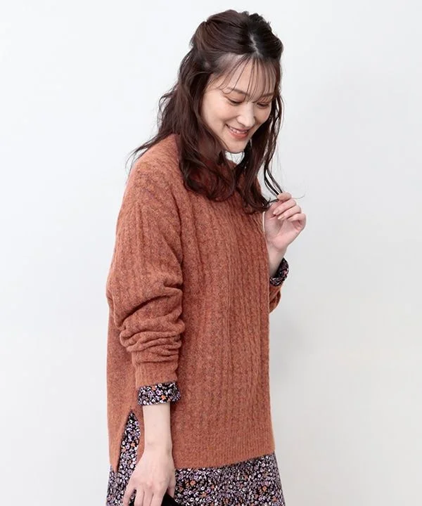 Cable knit pullover 24W080 Scalloped Neck Pullover