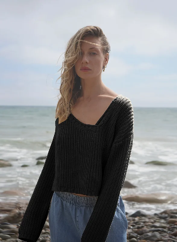 Angle V Sweater - Black Front Pockets Side Pockets Patch Pockets